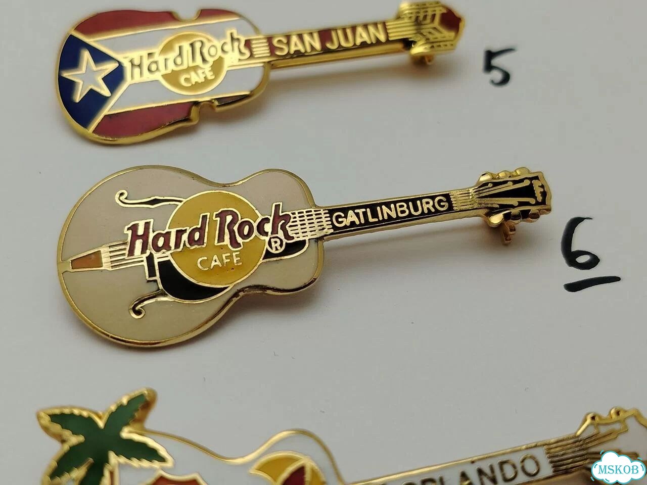 Значки hard rock cafe (5 часть) фото 7