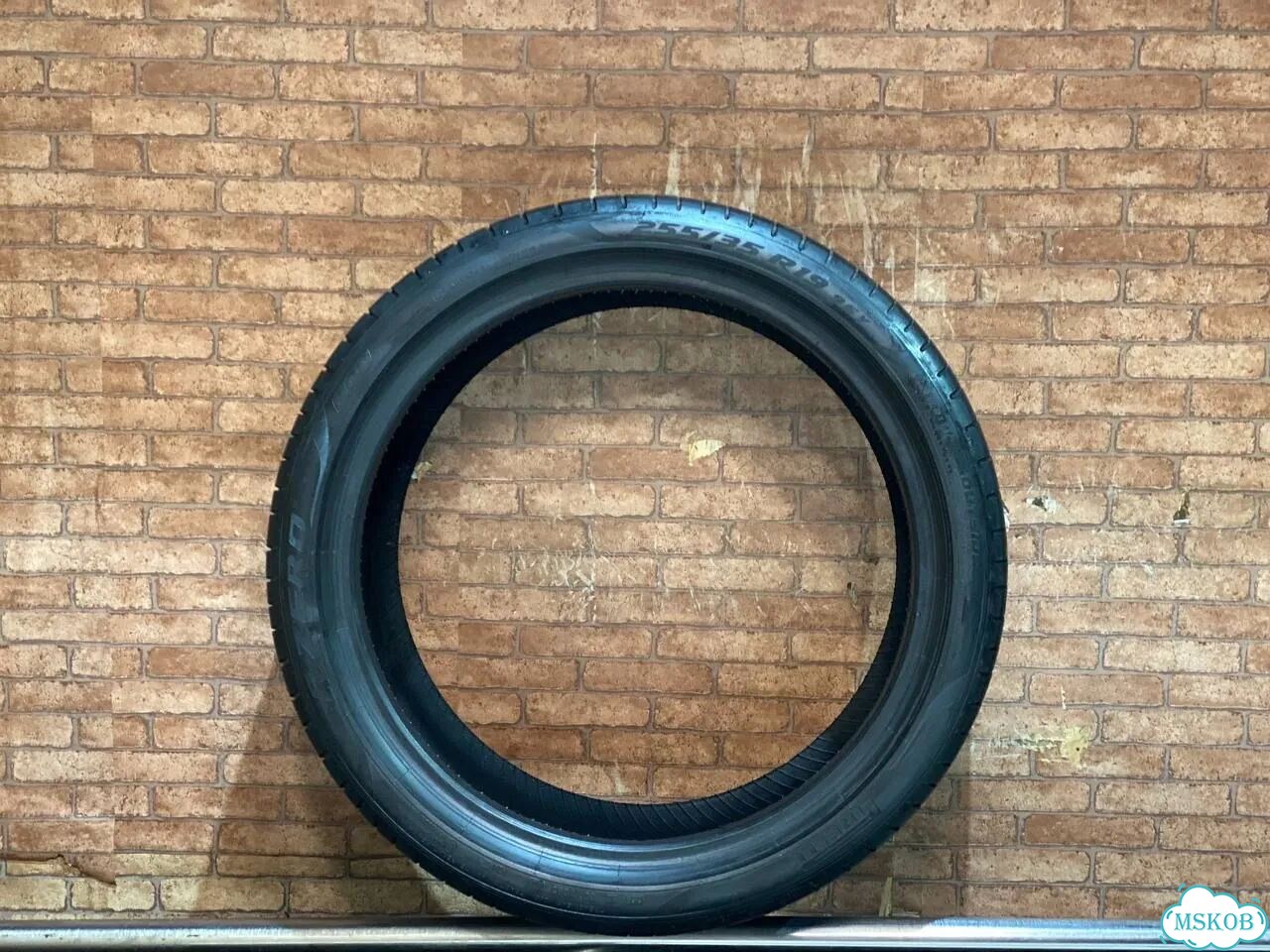 Pirelli P Zero PZ4 255/35 R19 фото 4