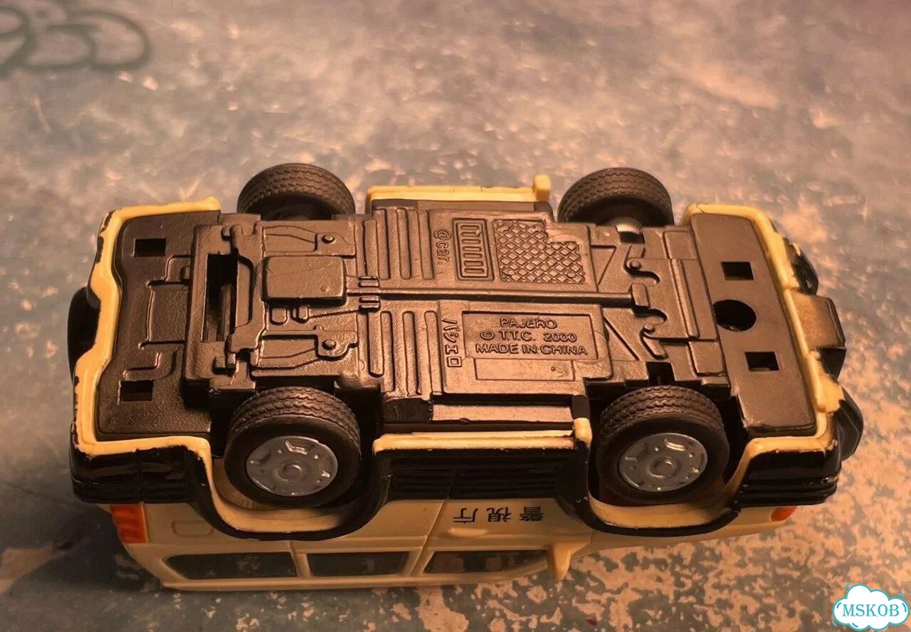 Mitsubishi Pajero 1/43 TTC china 2000 фото 8