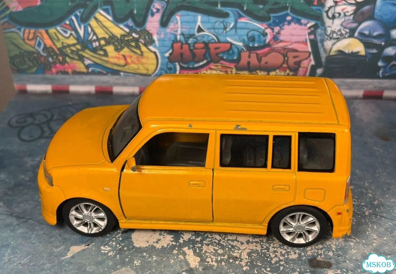 Toyota BB 1/32 kinsmart china фото 7