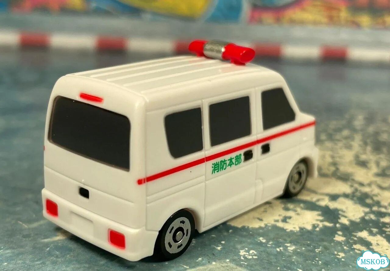 Suzuki every скорая помощь 1/80 tomica Vietnam фото 2