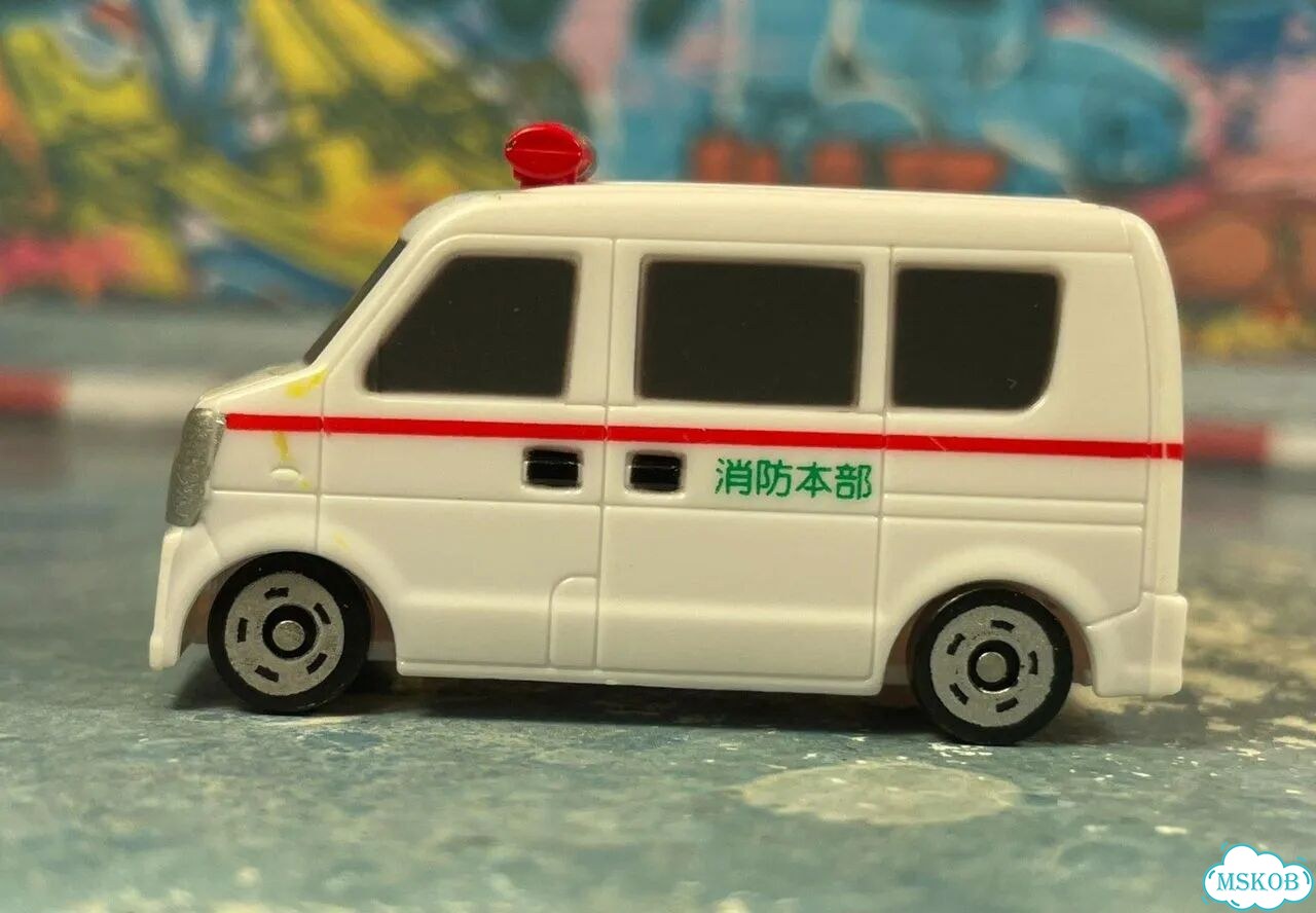Suzuki every скорая помощь 1/80 tomica Vietnam фото 3