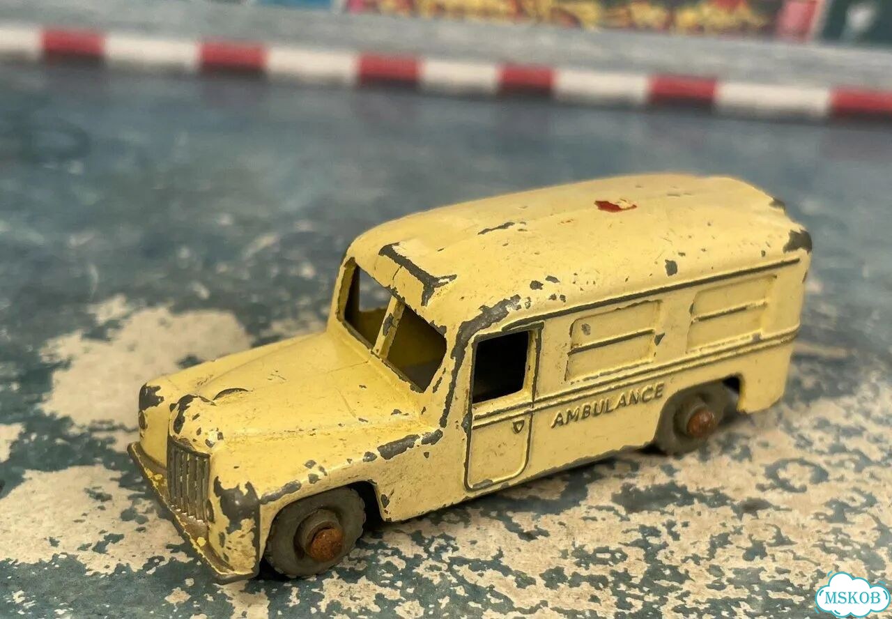 Daimler Ambulance 14B 1/100 matchbox England lesney фото 1