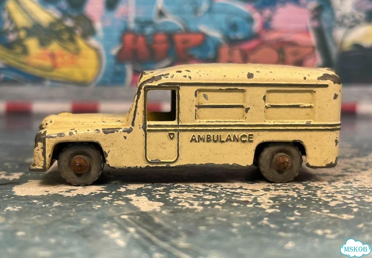 Daimler Ambulance 14B 1/100 matchbox England lesney фото 3