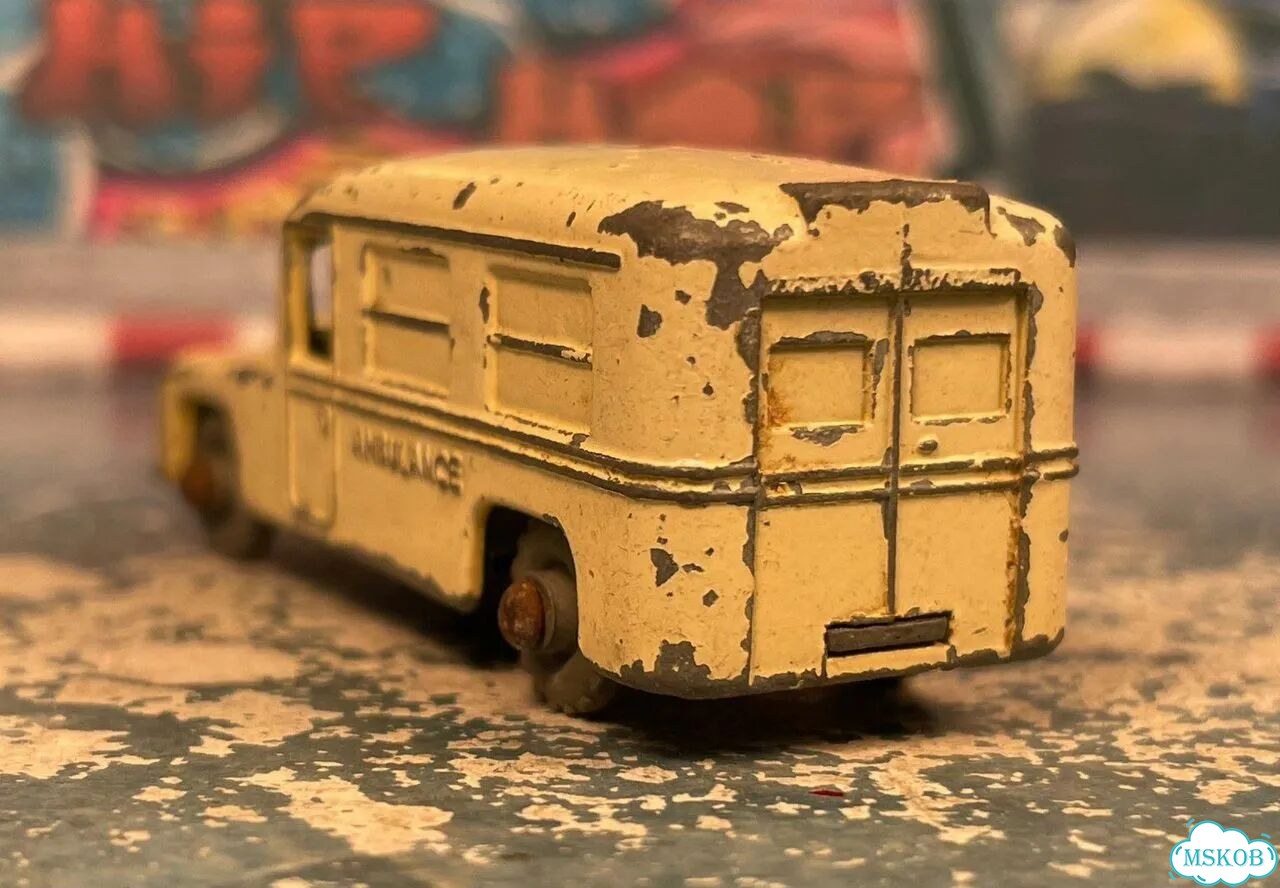 Daimler Ambulance 14B 1/100 matchbox England lesney фото 6