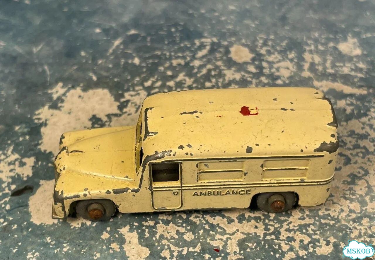 Daimler Ambulance 14B 1/100 matchbox England lesney фото 7