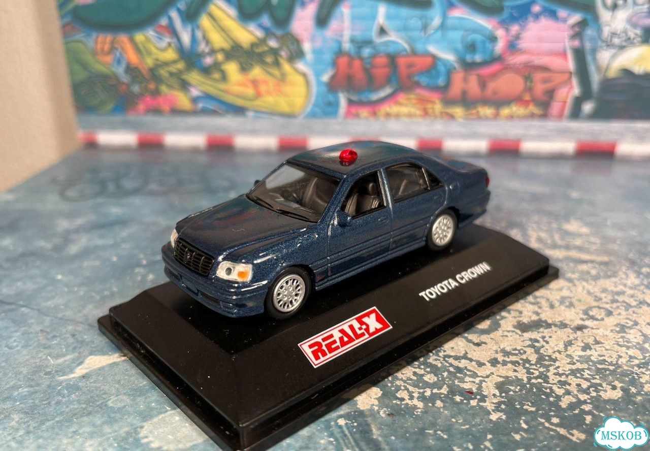 Toyota crown 1/72 real-x china фото 1