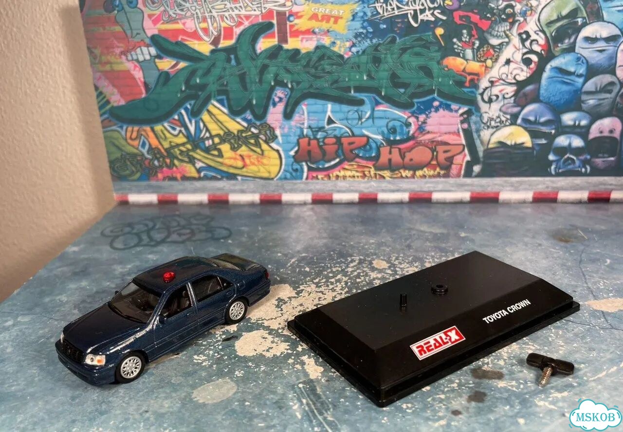 Toyota crown 1/72 real-x china фото 2