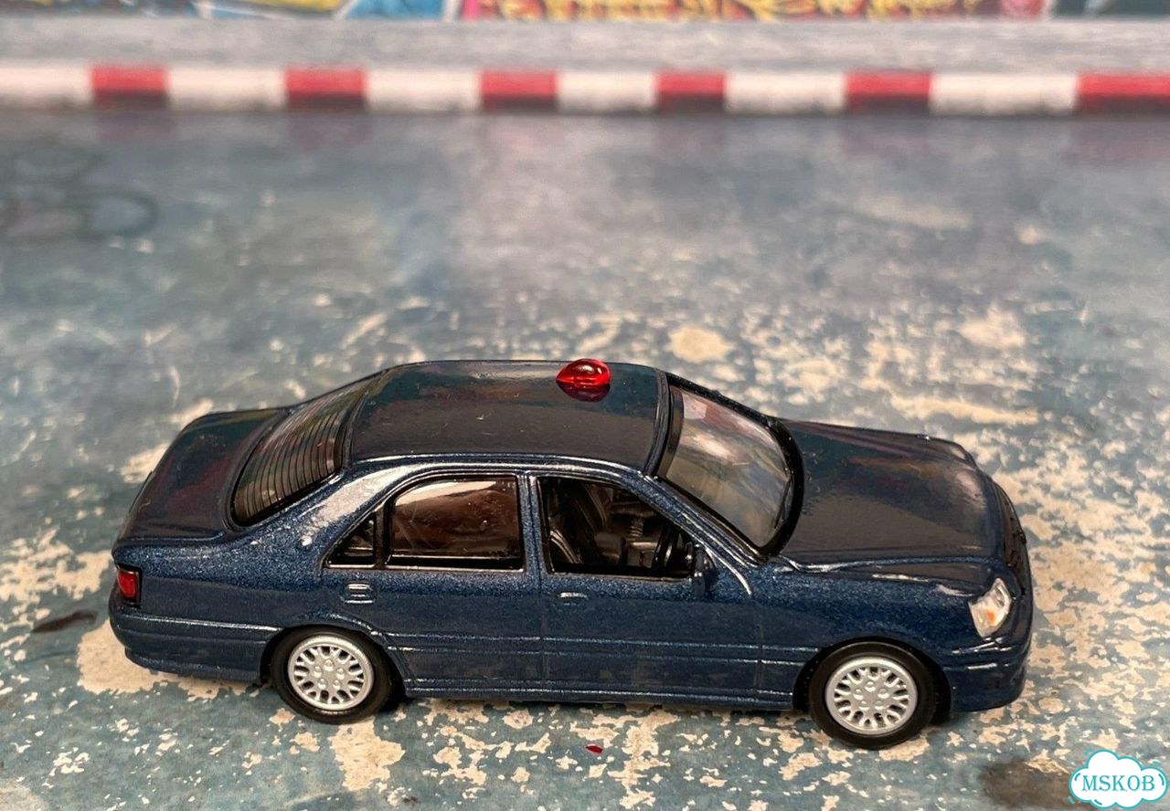 Toyota crown 1/72 real-x china фото 5