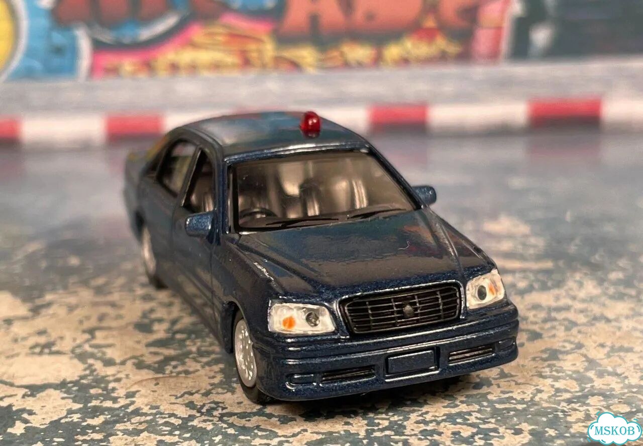 Toyota crown 1/72 real-x china фото 6