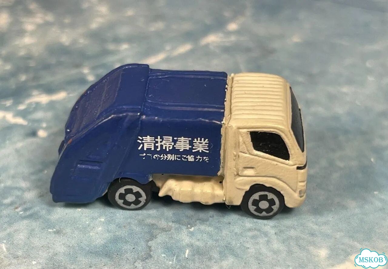 Toyota dyna refuse truck мусоровоз 1/200 резина china фото 4