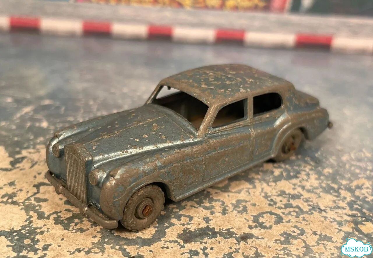 Rolls royce silver cloud 1/80 matchbox England lesney фото 1