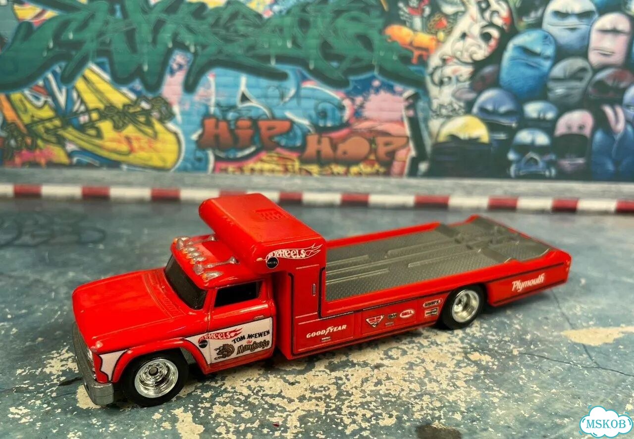 Retro Rig Dodge D300 1/64 hot wheels Thailand 2018 фото 1