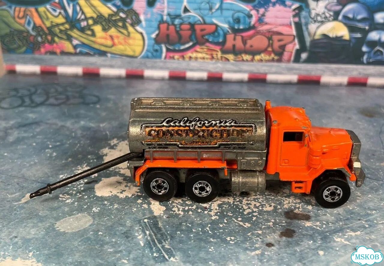 Peterbilt Tank Truck 1/100 hot wheels malaysia 1982 фото 4