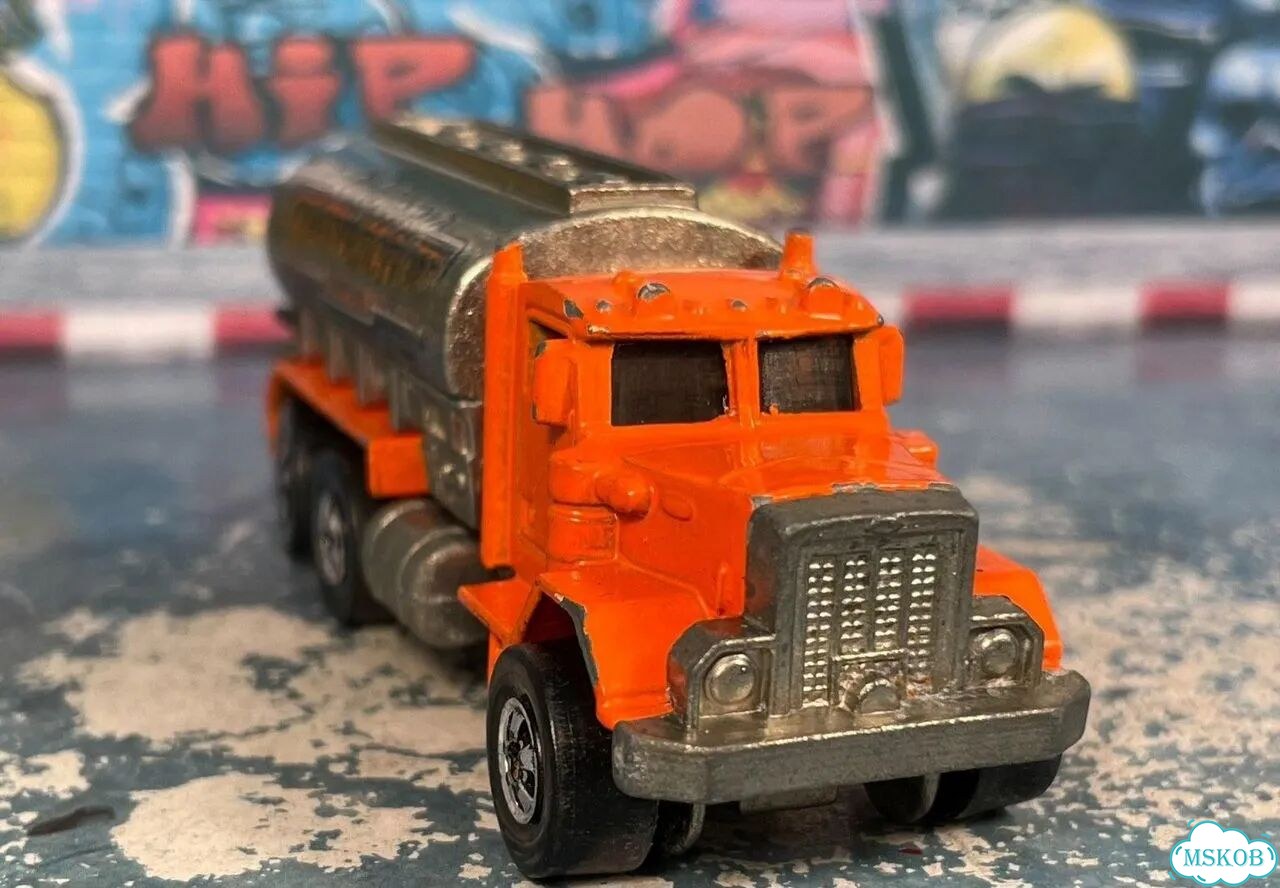 Peterbilt Tank Truck 1/100 hot wheels malaysia 1982 фото 5
