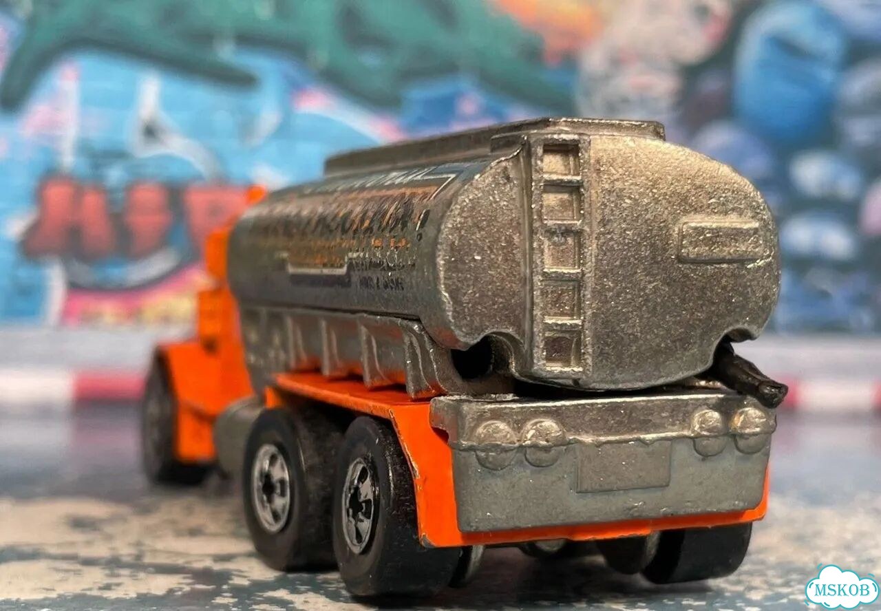 Peterbilt Tank Truck 1/100 hot wheels malaysia 1982 фото 6