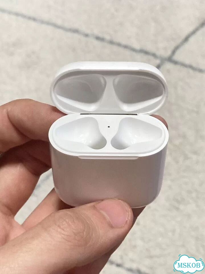 Кейс от AirPods 2 оригинал (идеал) фото 2