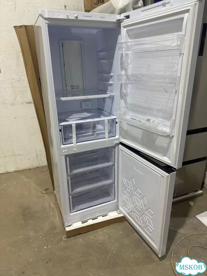 Холодильник двухкамерный новый фото 2