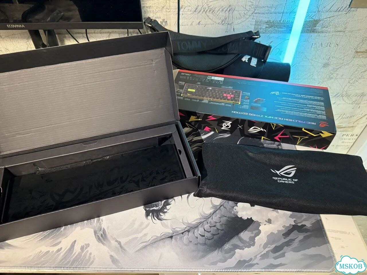 Asus ROG Falchion Ace HFX ZywOo Edition клавиатура фото 4