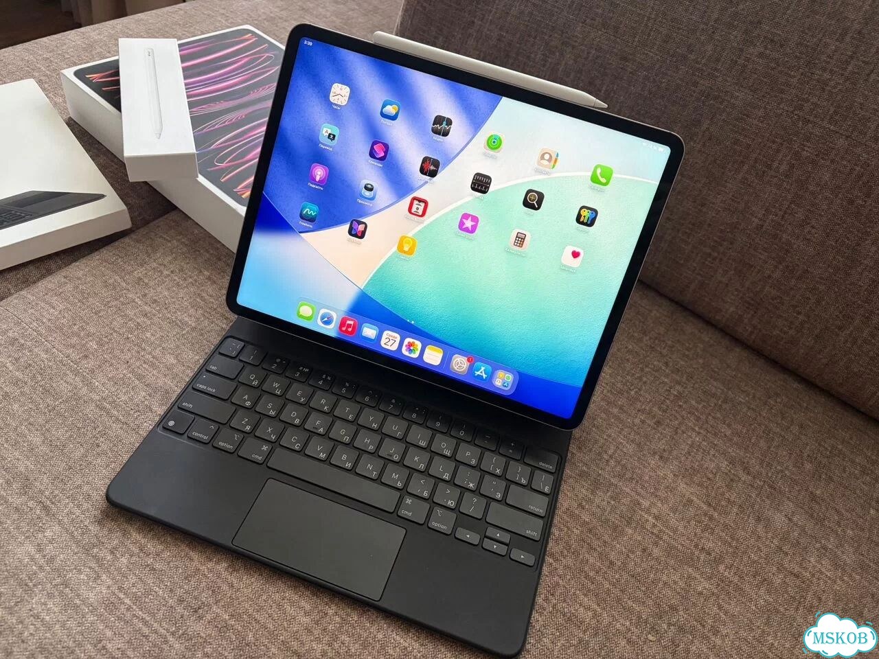 Apple magic keyboard iPad pro 12.9 фото 1