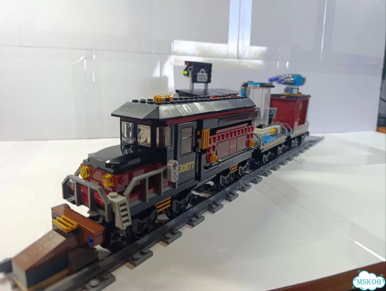 Lego Hidden side 70424 фото 3