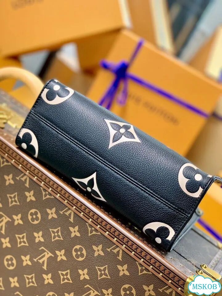 Сумка Louis Vuitton Onthego PM Tote фото 3