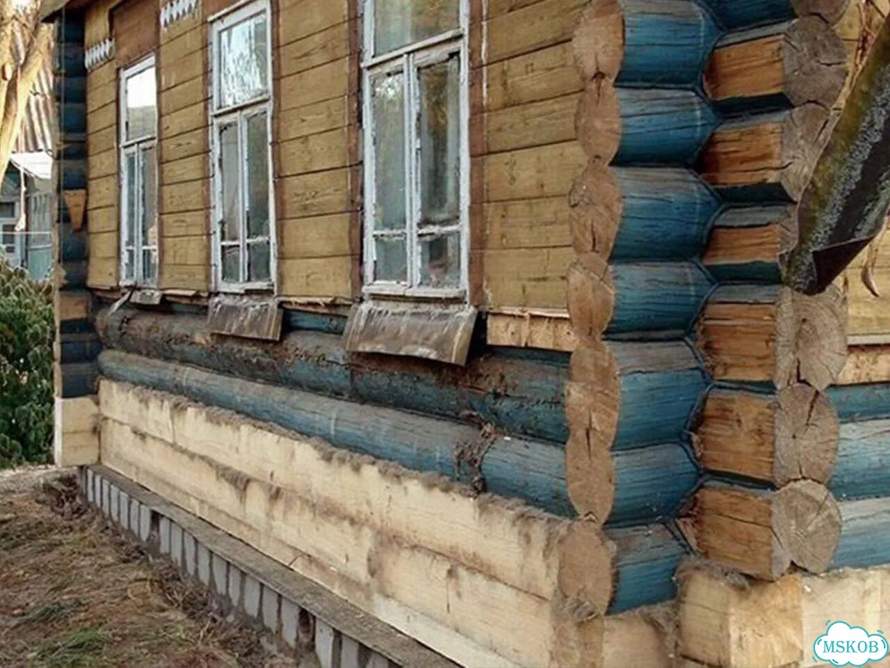 Замена венцов. Ремонт полов. Подъём домов фото 4