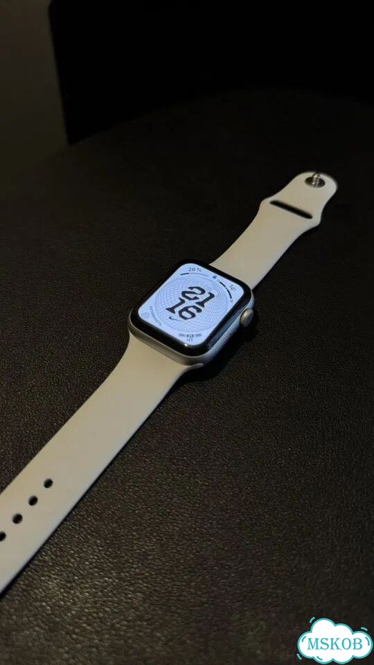 Часы Apple Watch SE 44 mm фото 2