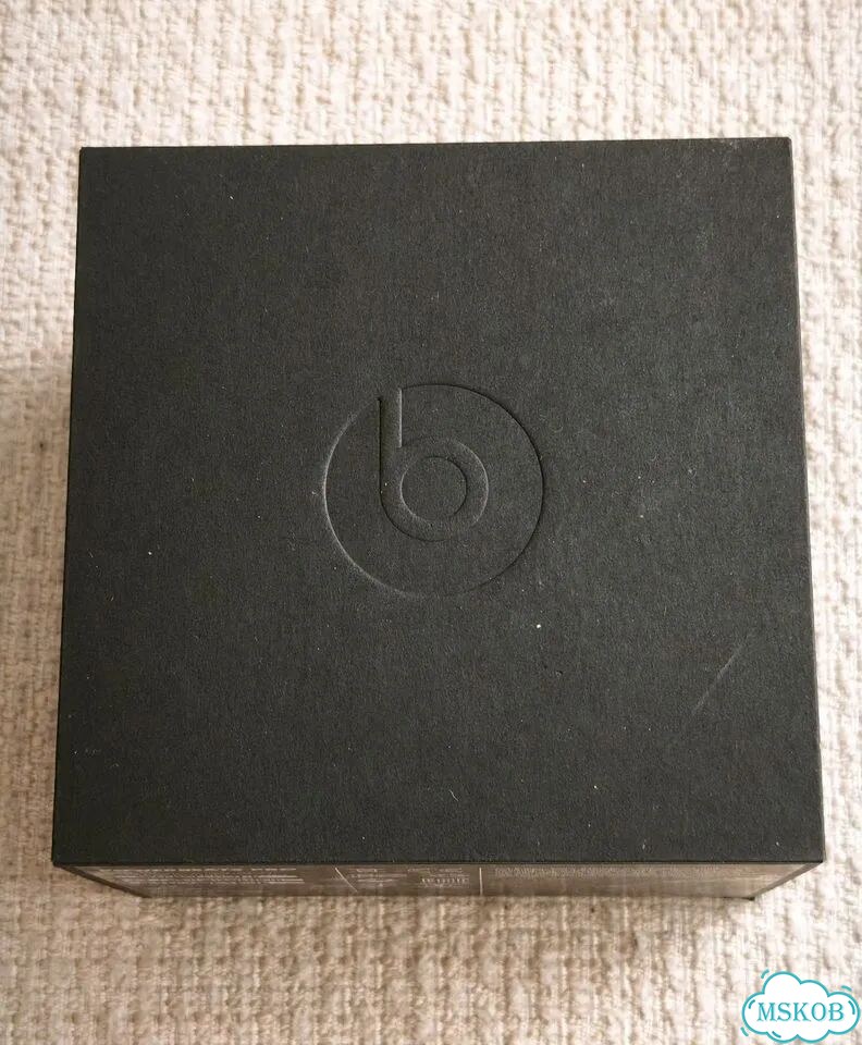 Powerbeats Pro коробка от наушников фото 5